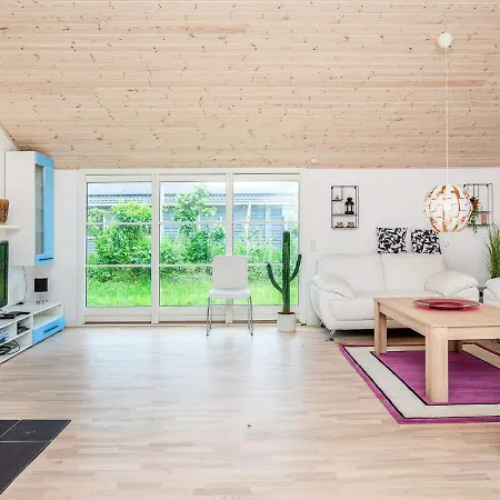 6 Person In Idestrup Boto By