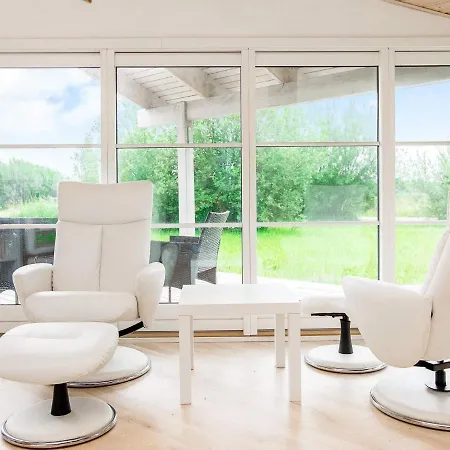 6 Person In Idestrup Bøtø By