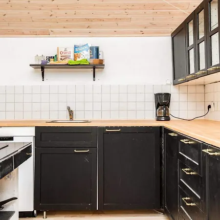 6 Person In Idestrup Boto By